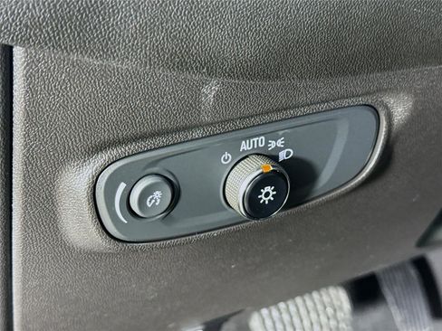 Used 2023 Chevrolet Equinox LT image 12