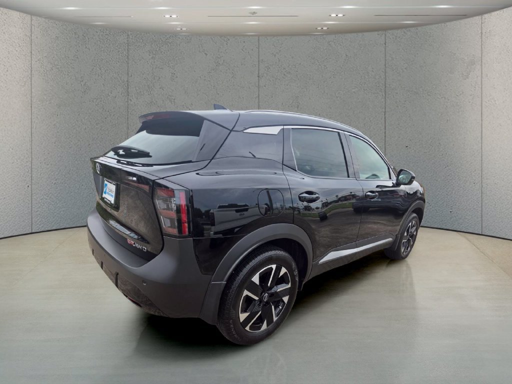 Used 2025 Nissan Kicks SR w/ Illumination Package AWD/4WD image 5