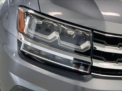 Used 2018 Volkswagen Atlas SEL Premium AWD/4WD image 28