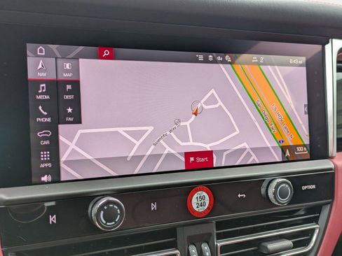 Certified 2025 Porsche Macan AWD/4WD image 18