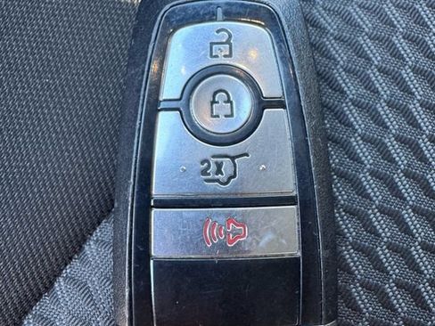 Used 2022 Ford Explorer XLT AWD/4WD image 50