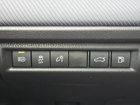 Used 2025 Toyota Camry SE image 14