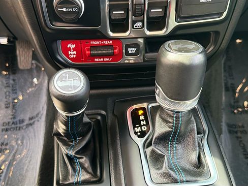 Used 2023 Jeep Wrangler Unlimited Rubicon 4xe w/ Cold Weather Group AWD/4WD image 24