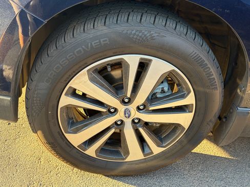 Used 2018 Subaru Outback 2.5i Limited AWD/4WD image 6