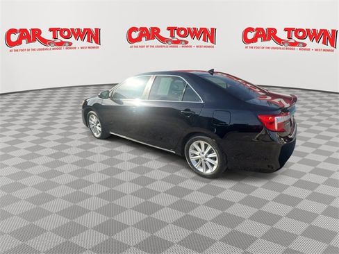 Used 2012 Toyota Camry image 6