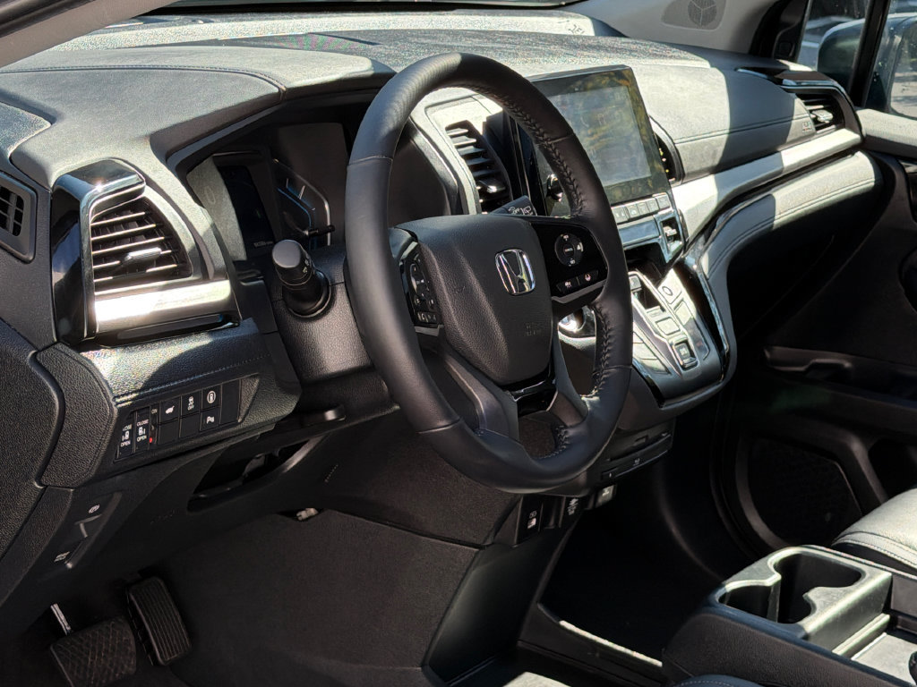 Used 2024 Honda Odyssey Touring image 16