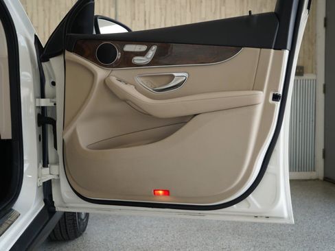 Used 2017 Mercedes-Benz GLC 300 image 35