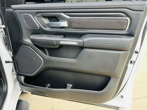 Used 2024 RAM 1500 Laramie AWD/4WD image 33