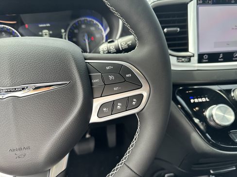 New 2026 Chrysler Voyager LX image 22