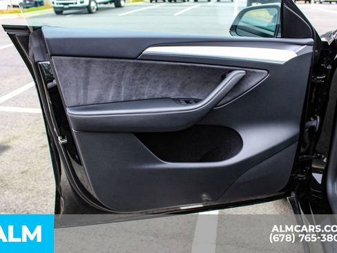 Used 2024 Tesla Model Y Performance image 36