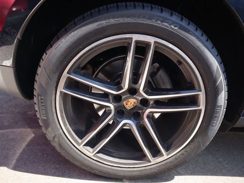 Used 2021 Porsche Macan S AWD/4WD image 17