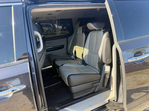 Used 2021 Kia Sedona EX w/ EX Premium Package FWD image 30