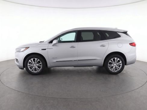 Used 2018 Buick Enclave Avenir w/ Avenir Technology Package FWD image 8