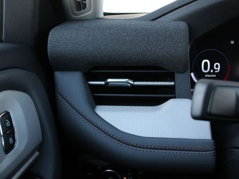 New 2026 Ford Explorer Active w/ Active Comfort Package image 8