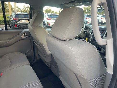 Used 2019 Nissan Frontier SV image 32