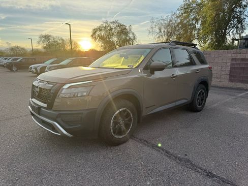 Certified 2023 Nissan Pathfinder Rock Creek image 1