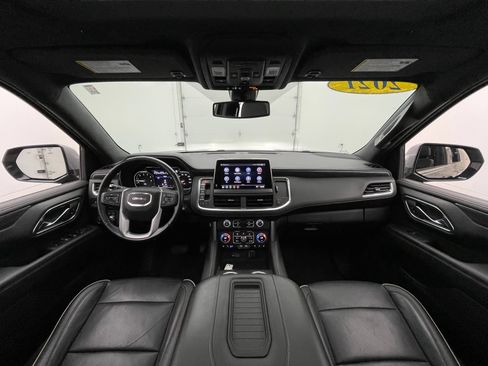 Used 2021 GMC Yukon XL SLT w/ SLT Premium Package AWD/4WD image 3