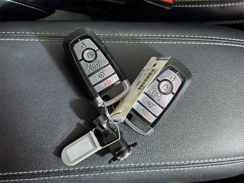 Used 2021 Ford Escape SEL image 35