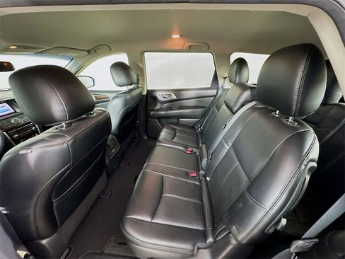 Used 2015 Nissan Pathfinder SL image 24