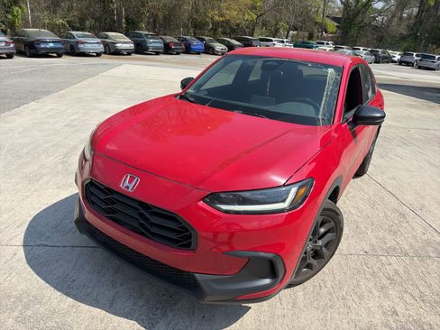 Used 2023 Honda HR-V Sport image 3