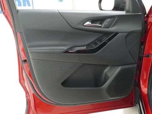 Used 2026 Chevrolet Equinox LT w/ LPO, Floor Liner Package FWD image 19