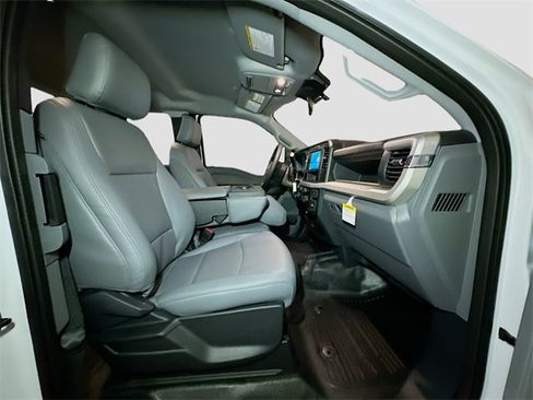 New 2026 Ford F250 XL w/ XL Chrome Package image 30