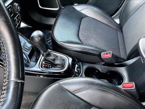 Used 2020 Jeep Compass Altitude image 15