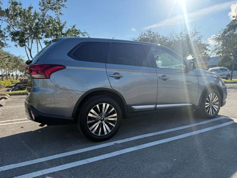 Used 2019 Mitsubishi Outlander SEL image 13