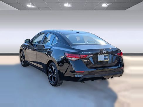 Used 2024 Nissan Sentra SV image 3