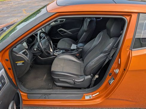 Used 2016 Hyundai Veloster w/ Option Group 03 FWD image 28