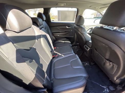 Used 2023 Hyundai Santa Fe SEL w/ Premium Package image 9