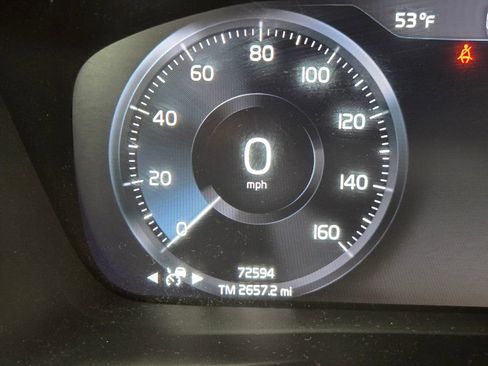 Used 2019 Volvo XC40 T5 Momentum image 20