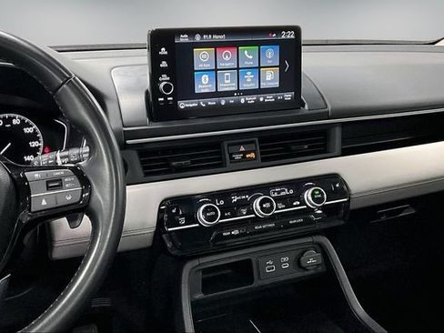 Used 2024 Honda Pilot Touring image 11