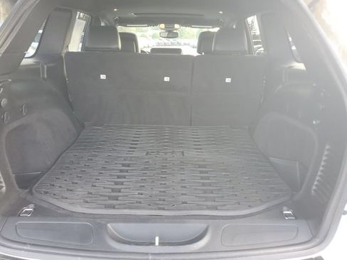 Used 2020 Jeep Grand Cherokee Altitude AWD/4WD image 8