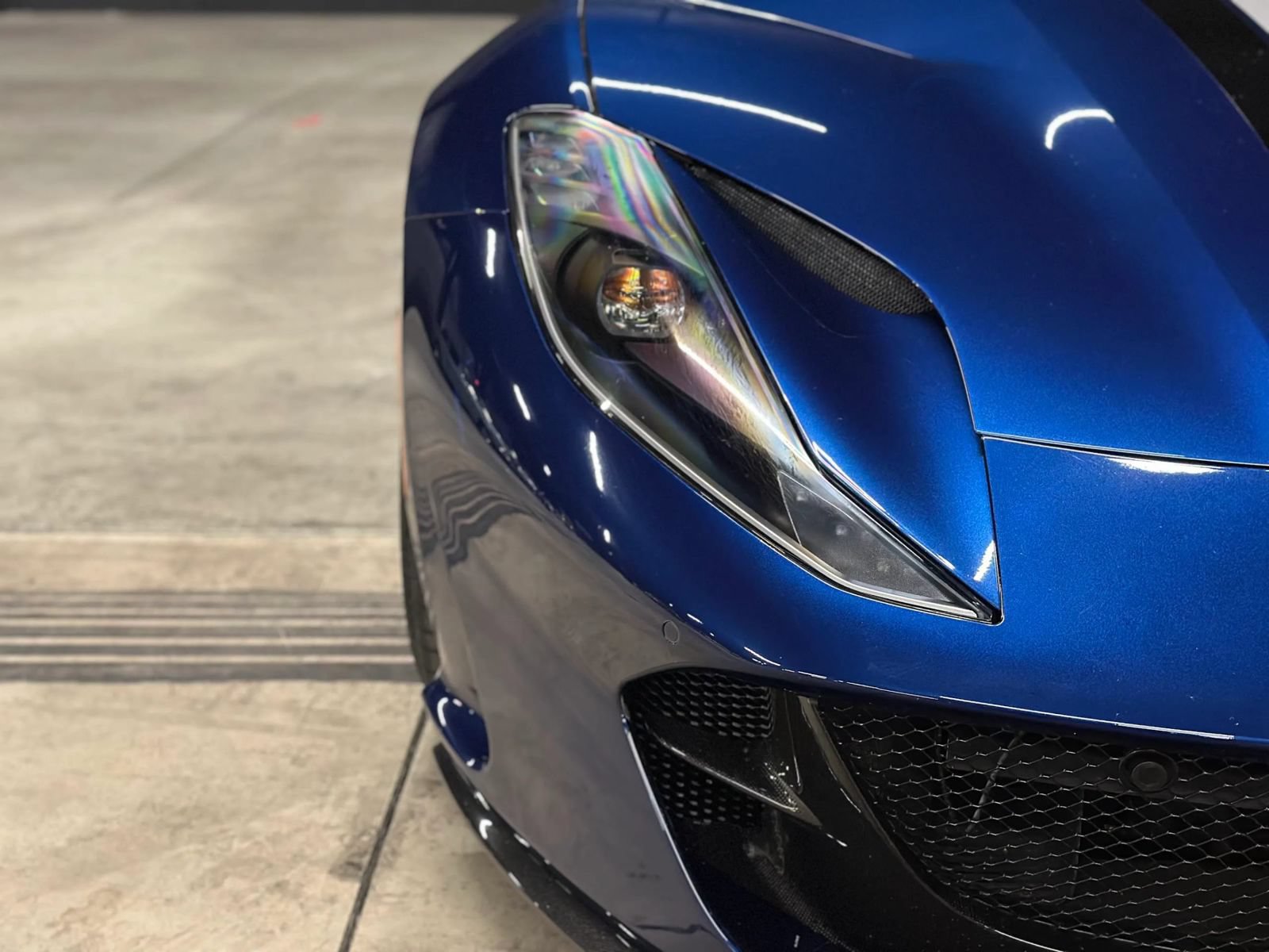 Used 2018 Ferrari 812 Superfast RWD image 20