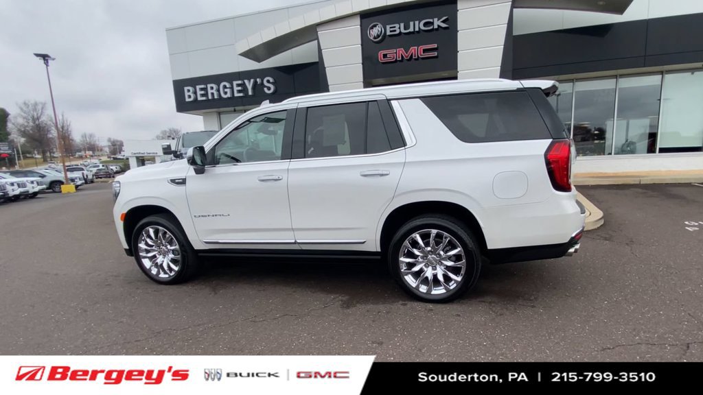 Used 2021 GMC Yukon Denali w/ Denali Premium Package AWD/4WD image 8