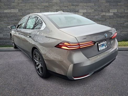 New 2026 BMW 530i xDrive w/ Premium Package AWD/4WD image 4