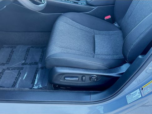 Certified 2025 Honda Accord SE image 18