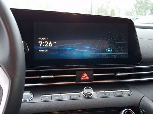 Used 2023 Hyundai Elantra SEL w/ Convenience Package image 19