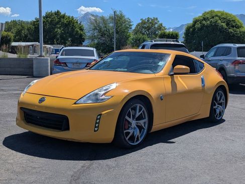 Used 2017 Nissan 370Z Coupe RWD image 13