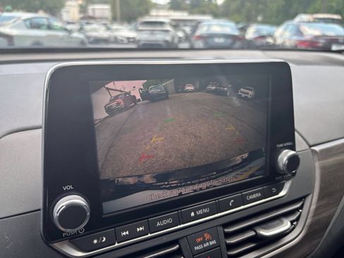 Used 2025 Nissan Altima 2.5 SV FWD image 20