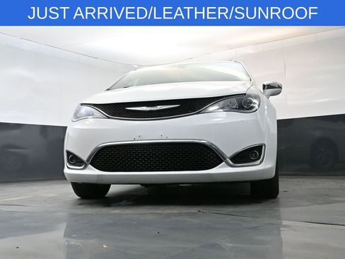 Used 2019 Chrysler Pacifica Limited FWD image 19