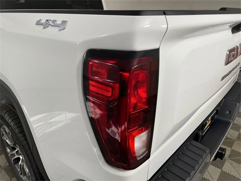 New 2026 GMC Sierra 1500 SLE image 14