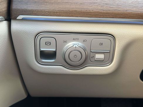 Certified 2026 Mercedes-Benz GLE 450 4MATIC image 23
