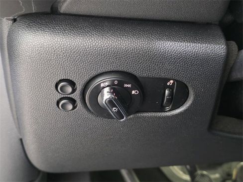 Used 2019 MINI Cooper S image 19