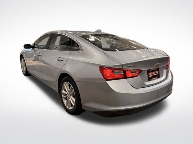 Used 2017 Chevrolet Malibu LT FWD image 6