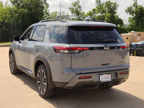 New 2026 Nissan Pathfinder Platinum w/ Accent Package FWD image 2