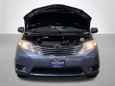 Used 2015 Toyota Sienna LE FWD image 5