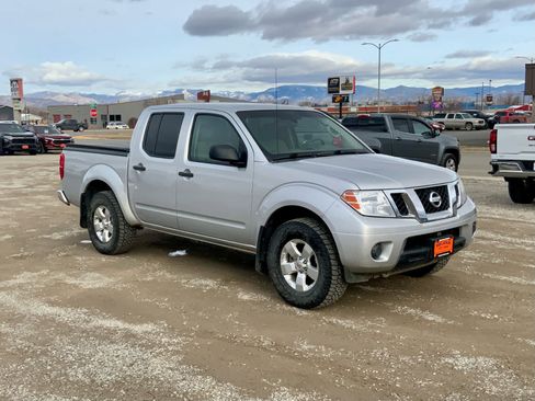Used 2012 Nissan Frontier SV image 7