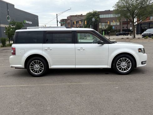 Used 2013 Ford Flex SEL w/ Class III Trailer Tow Pkg AWD/4WD image 9